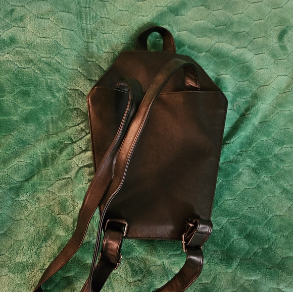 Black Craft Cult coffin backpack - Picture 2 of 3